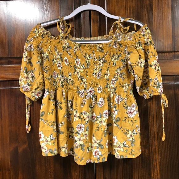 Aeropostale Tops - Aeropostale yellow floral print blouse size medium